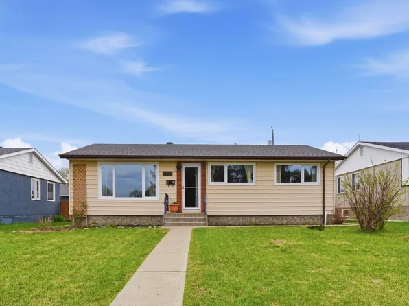 10651 61st St NW, Edmonton, AB T6A 2L4