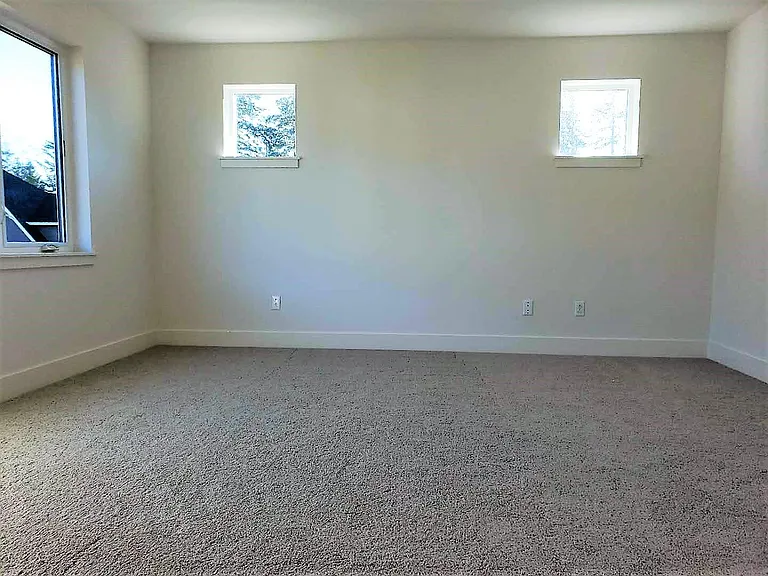 18717 44th Dr SE — Photo 2