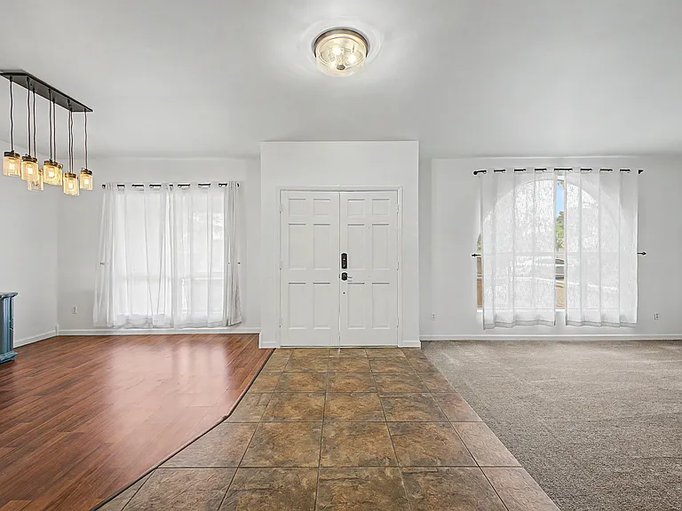 15837 N 47th Pl — Photo 6