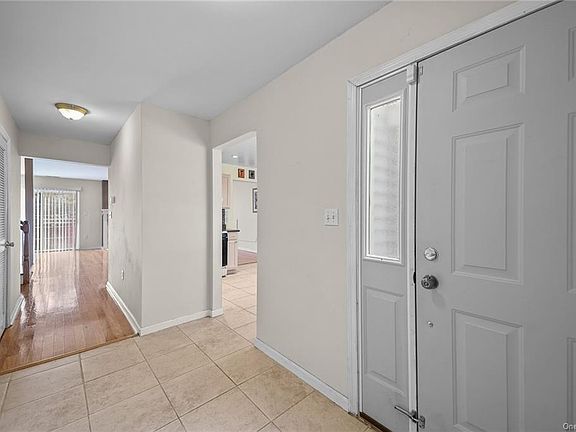 2nd image of 413 Heritage Ln
