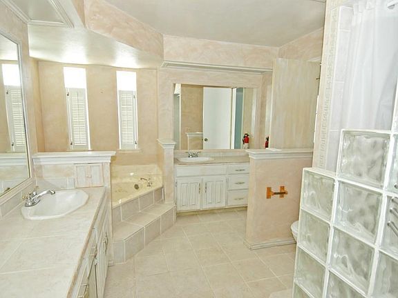 4th image of 1812 Hondo Dr