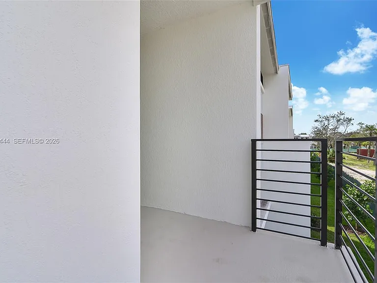 4413 NW 9th St — Photo 10