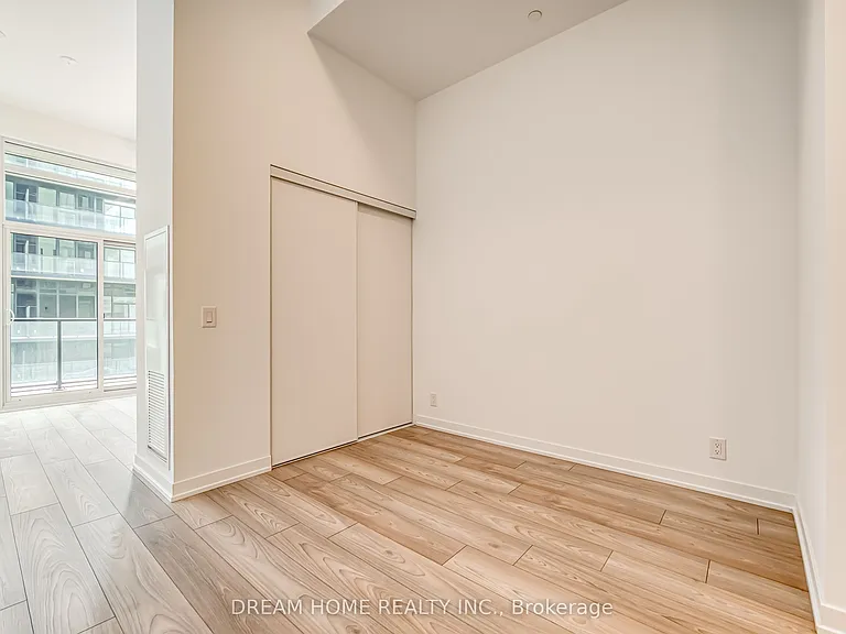 285 Dufferin St #705 — Photo 11