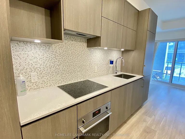 1 Yorkville Ave #601 — Photo 5