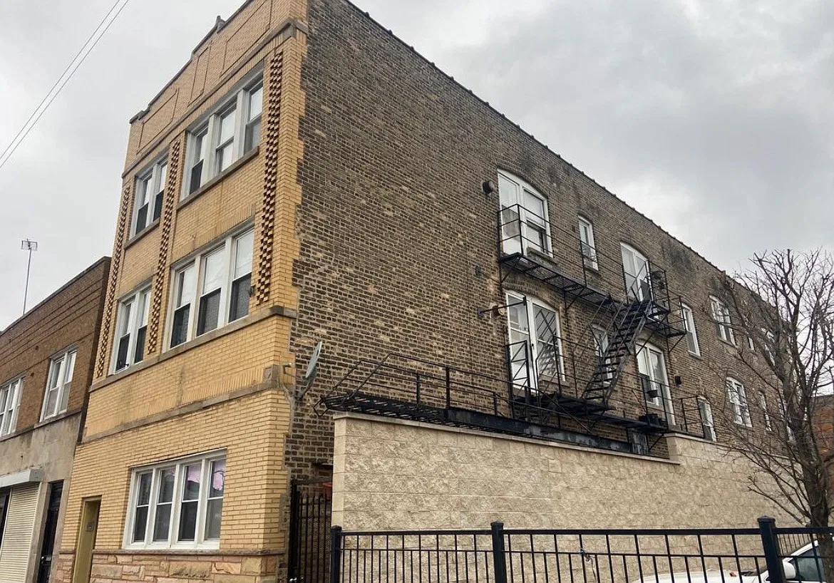 4852 W Diversey Ave — Photo 1