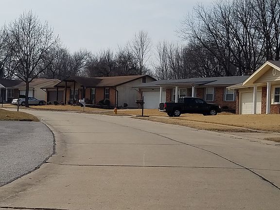 4th image of 12097 Trampe Heights Ln