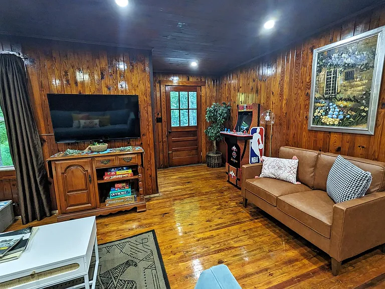 364 Messersmith Rd — Photo 7