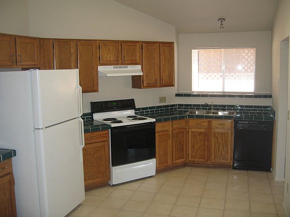 2nd image of 3048 W Monmouth St