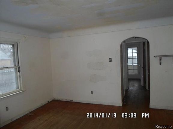 4th image of 16828 Bramell St