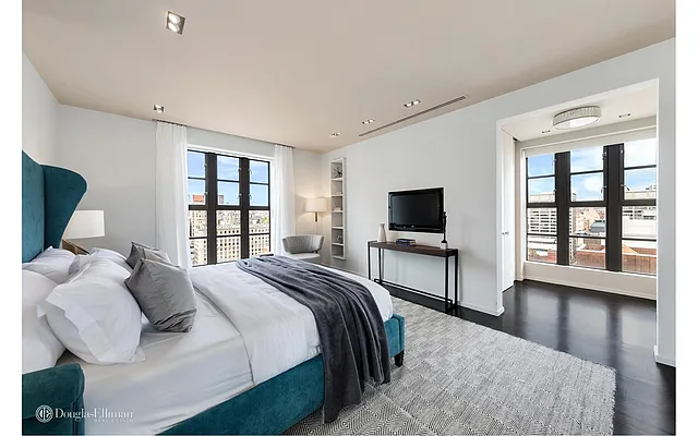 Rented by Douglas Elliman | media 24