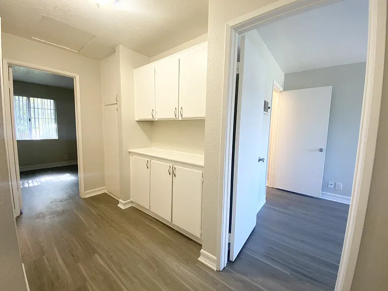 Chateau Spring Gardens Apartments — Photo 53