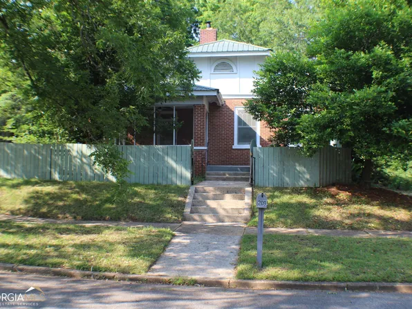 209 W 3rd St, Manchester, GA 31816