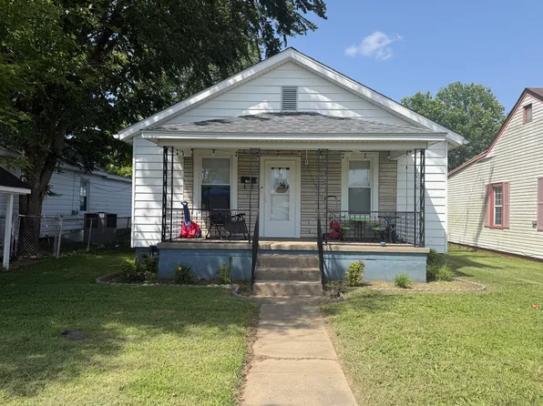 409 E 11th St, Metropolis, IL 62960