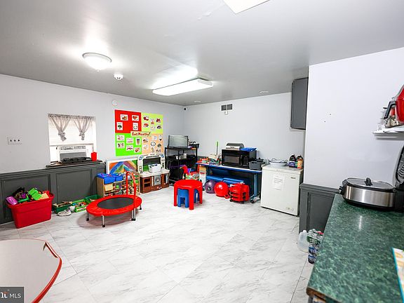3rd image of 232 Long Ln