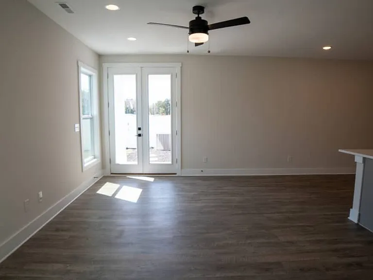 650 Melville Dr — Photo 24