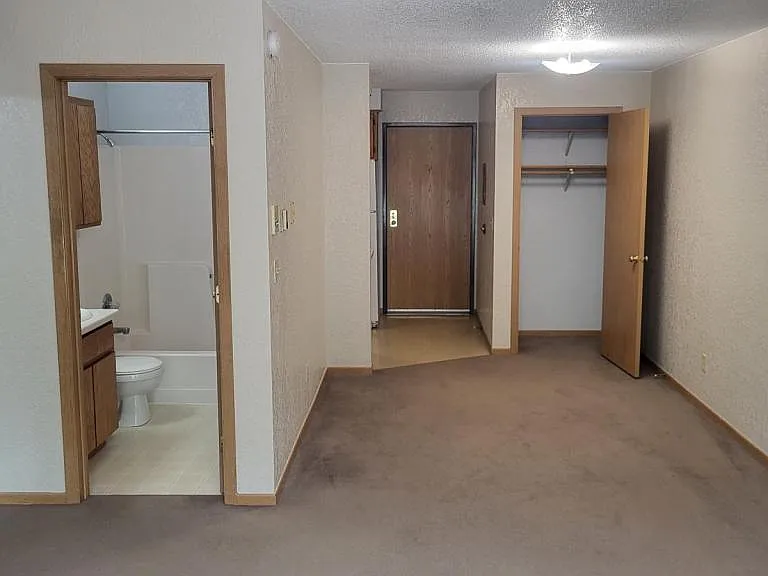 819 5th Ave S #106 — Photo 3