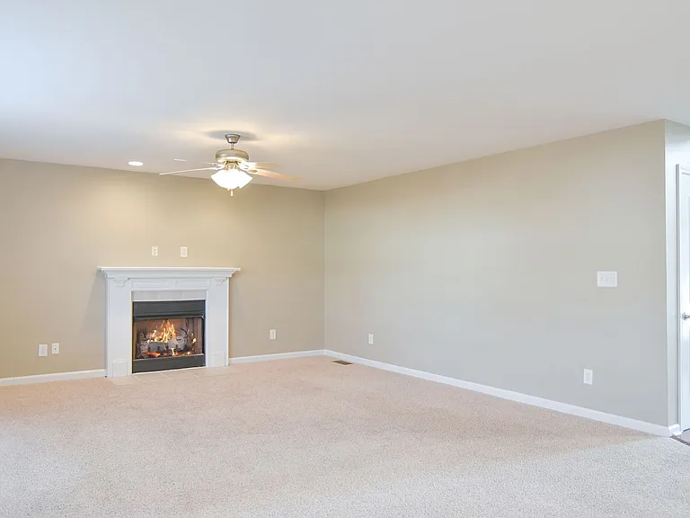 3361 Melissa Ln — Photo 3