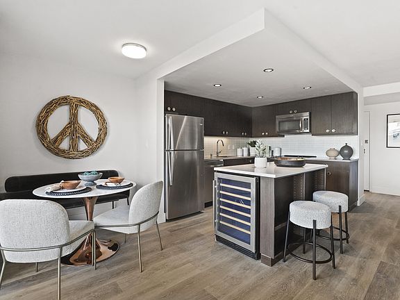 5th image of 1100 University St APT 301