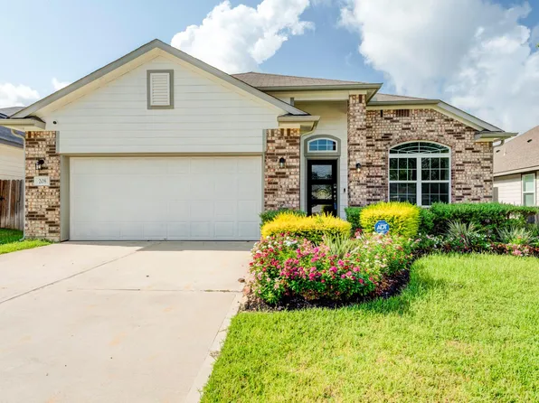 208 Shoreview Dr, Conroe, TX 77303