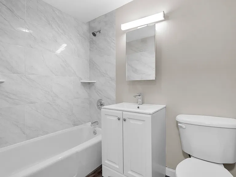 150 2nd St #205 — Photo 9