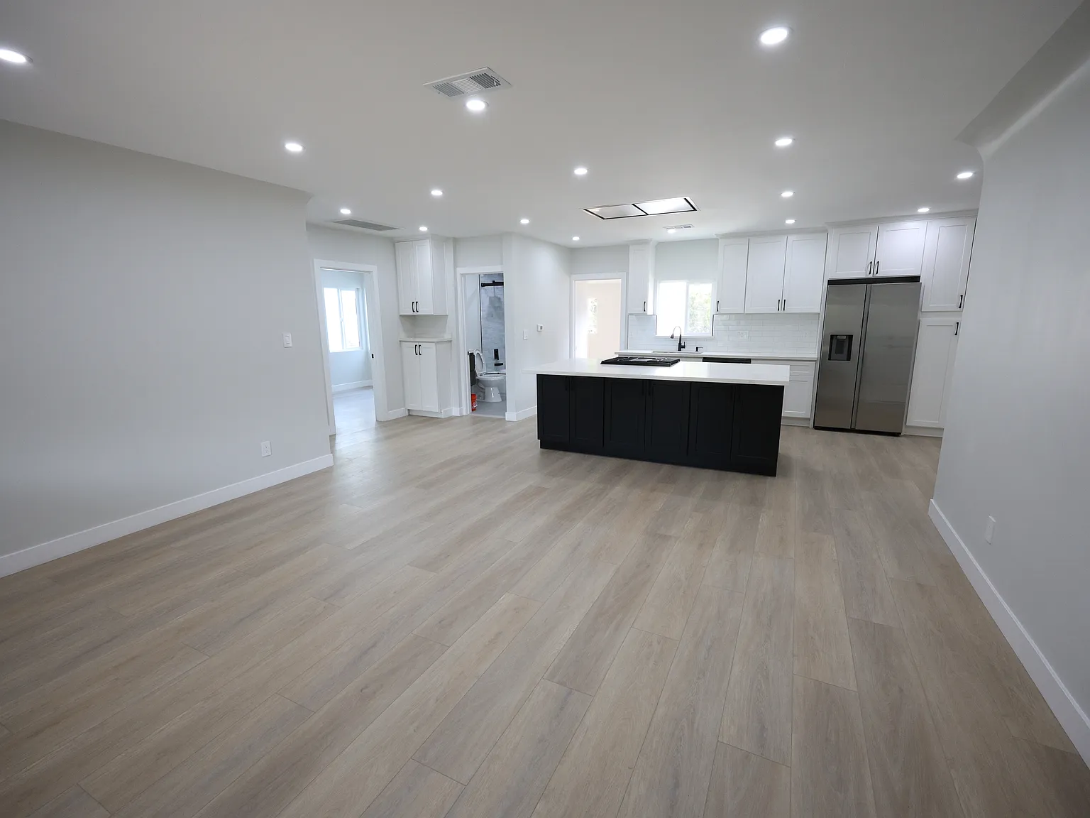 3 bed, 1134 sqft, $4,500 — Photo 3