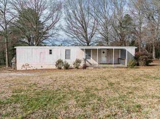 560 Thompson Chapel Rd, Spartanburg, SC 29307