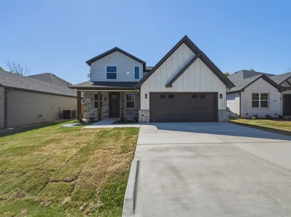 5557 Mercedes Cir, Granbury, TX 76048