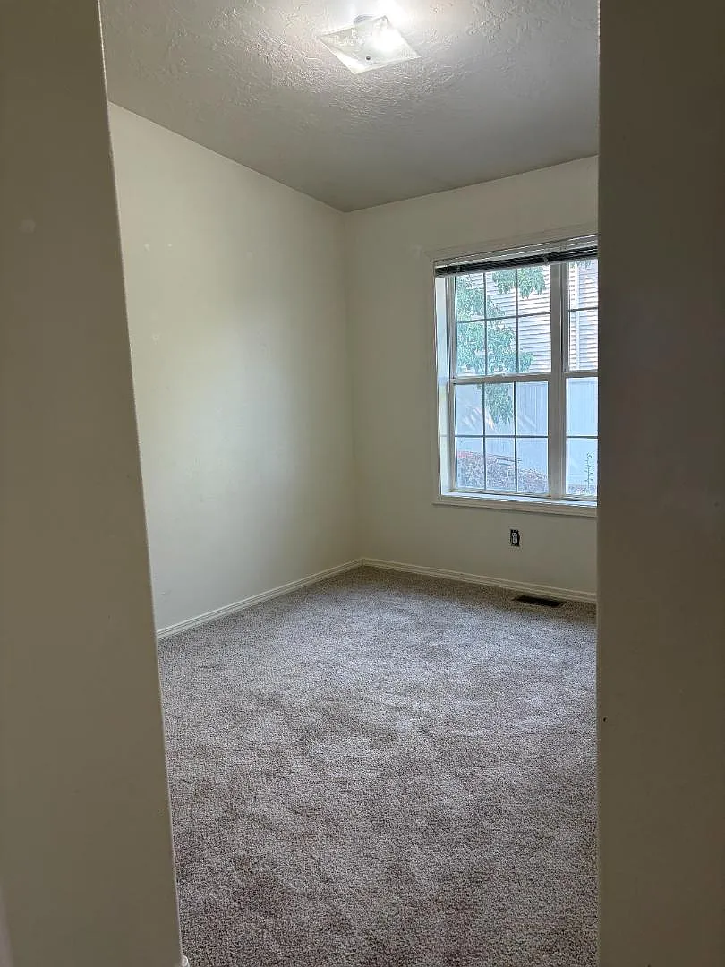 181 SW 19th St - 181 SW 19th St — Photo 4