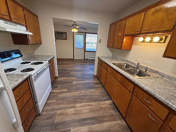 5th image of 1121 W Badger Rd #2