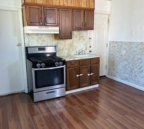 3rd image of 710 Summit Ave #3