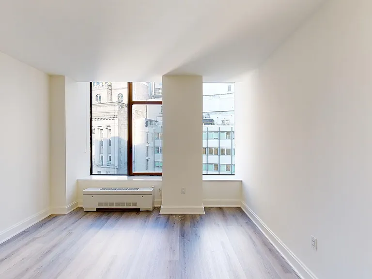 10 Hanover Square — Photo 83