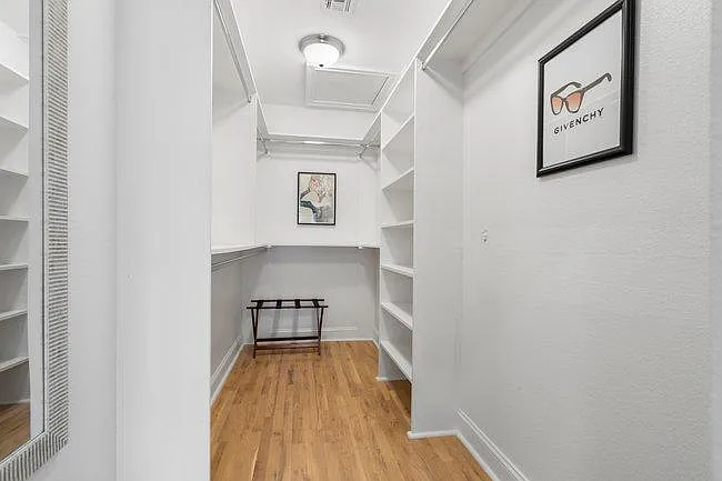 E 17th Pl S — Photo 30