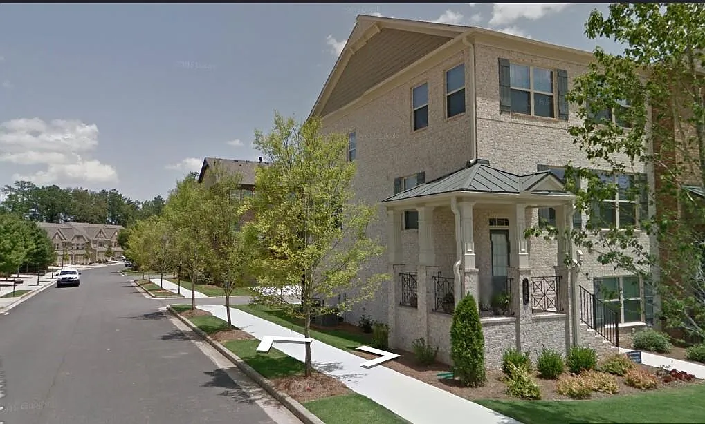 Building Photo - 725 Ayala Pl