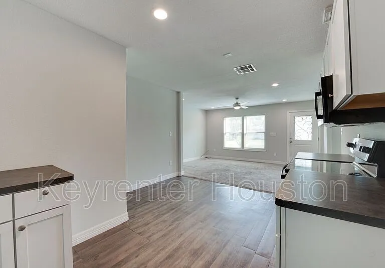 7601 Springdale St — Photo 16
