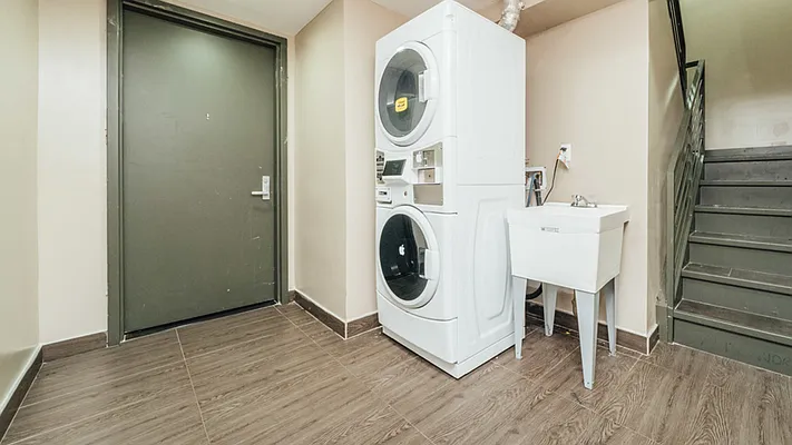 Rented by Nooklyn NYC LLC | media 17