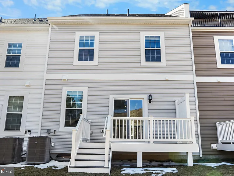 1705 Water Crossing Rd — Photo 40
