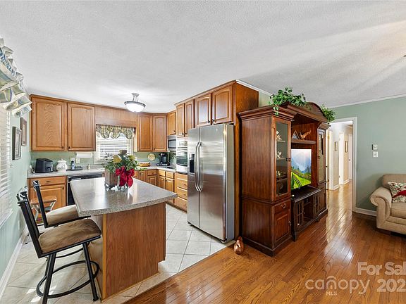 4th image of 103 Greendale Dr