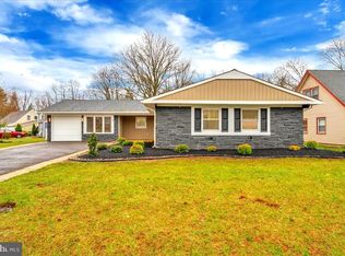 1 Hawley Pl, Willingboro, NJ 08046