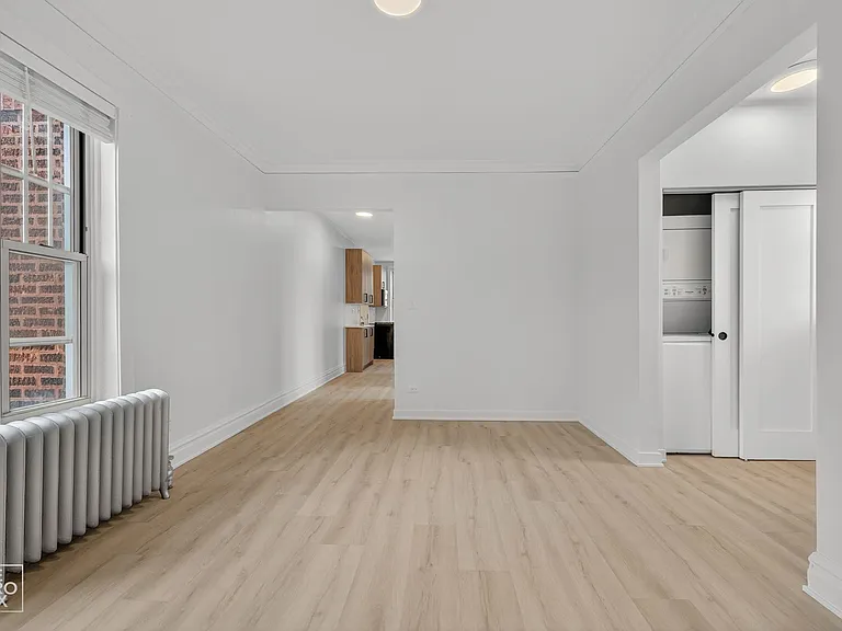 2139 W Lunt — Photo 14