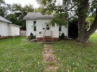 406 N B St, Fairfield, IA 52556