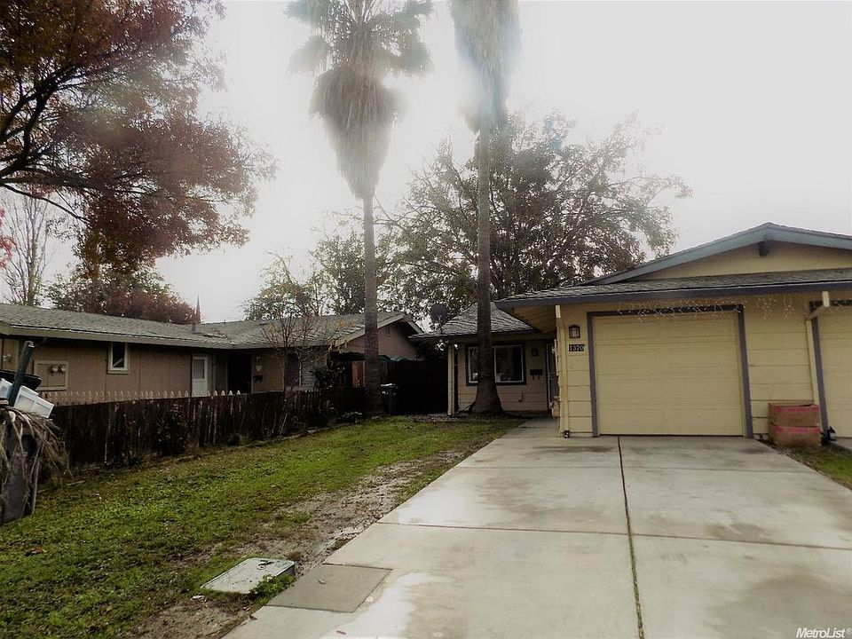 1st image of 1370 E Oak Ave #A