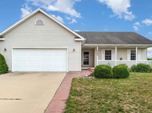 2258 S Kara Dr, Bay City, MI 48706