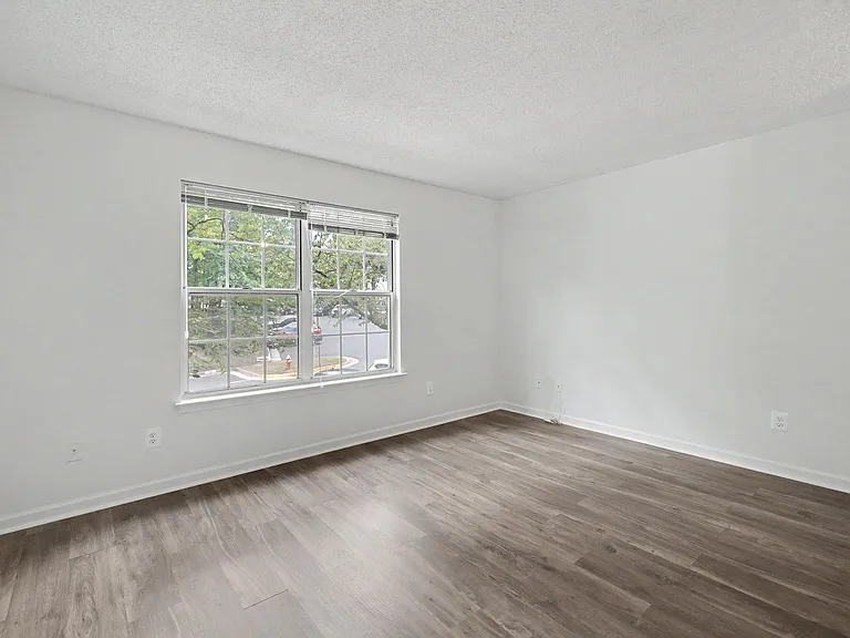 12102 Green Leaf Ct #201 — Photo 15