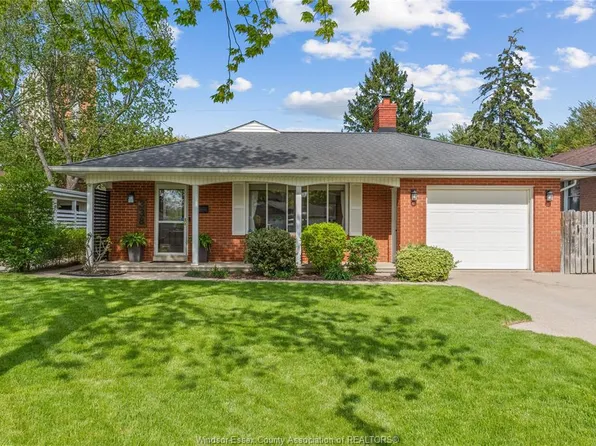 338 Betty Dr, Windsor, ON N8S 3W8