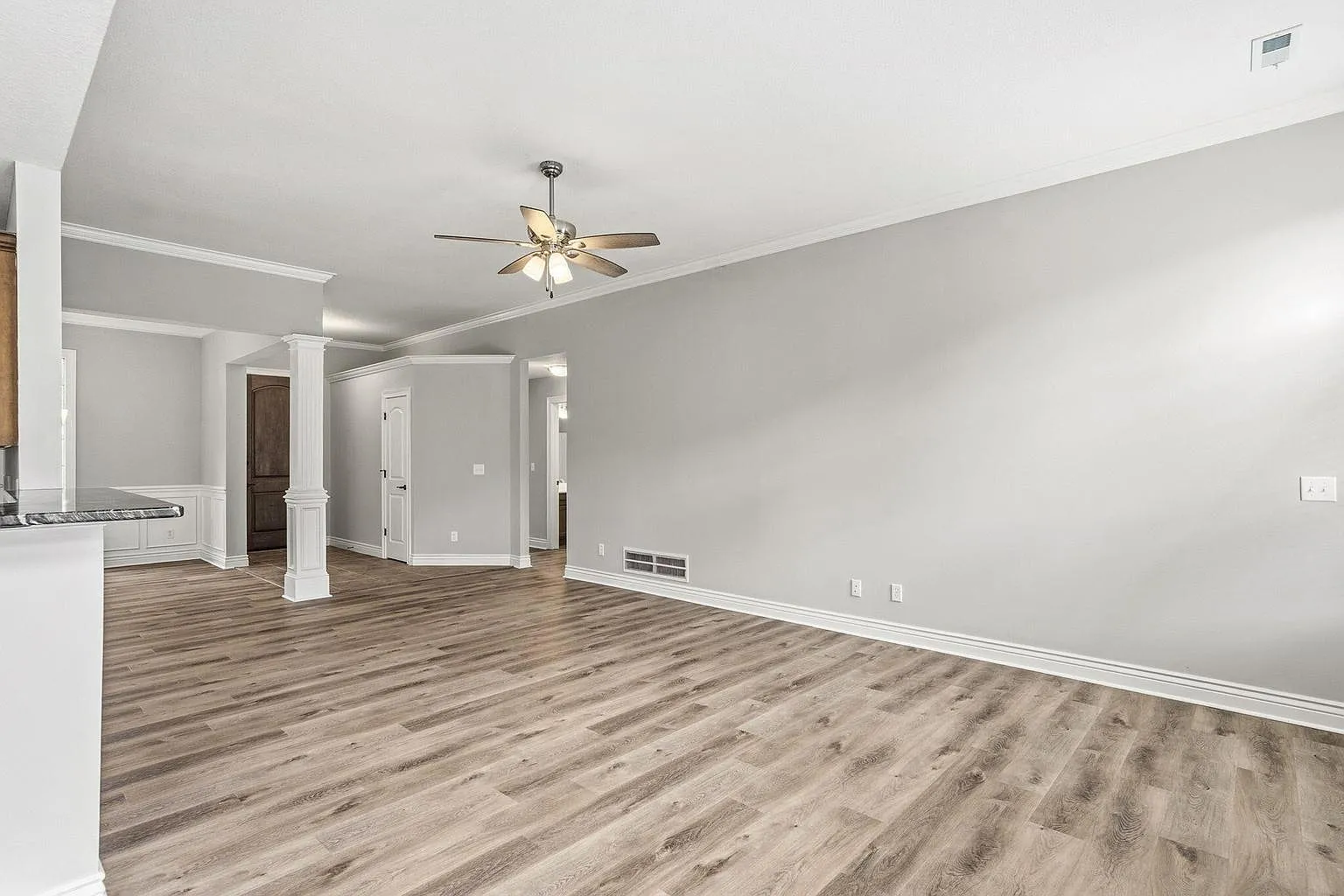 3 bed, 2.0 bath, 1900 sqft, $2,350 — Photo 4