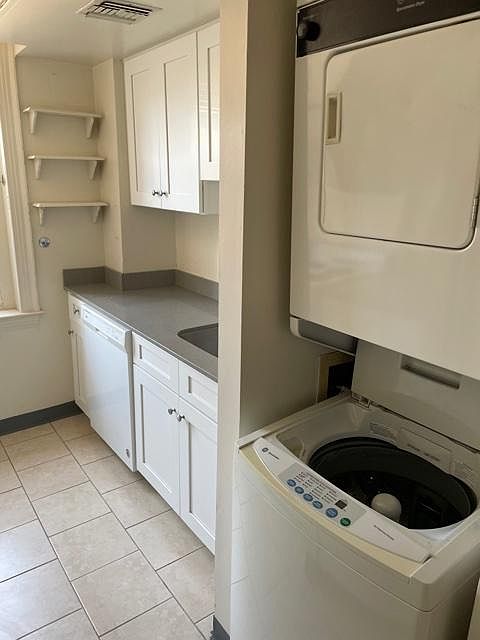 1st image of 1327 Spruce St APT 9C