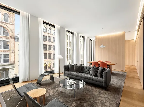 40 Bond St APT 5B, New York, NY 10012