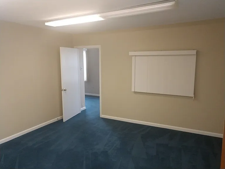 555 Pleasant St E #2 — Photo 11