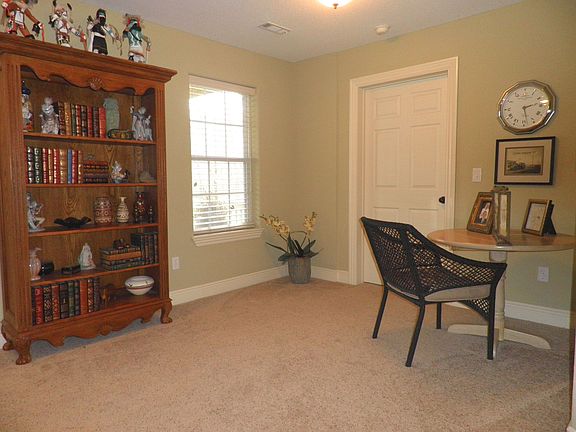 5th image of 28 Watson Dr