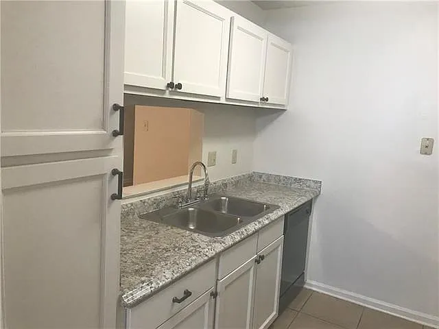 3 bed, 2.0 bath, 1350 sqft, $1,550 — Photo 4